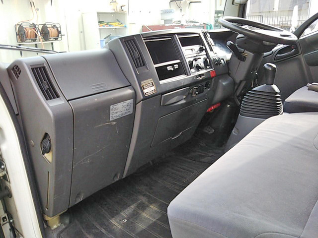 いすゞエルフアルミバン小型（2t・3t）[写真34]