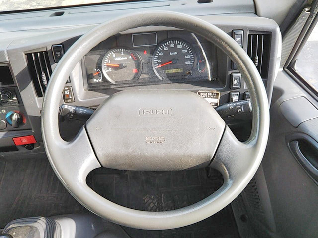 いすゞエルフアルミバン小型（2t・3t）[写真35]