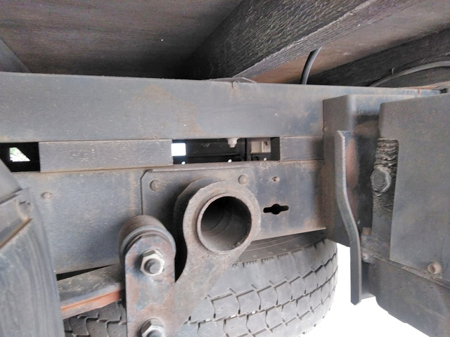 三菱ふそうキャンター平ボディ小型（2t・3t）[写真10]