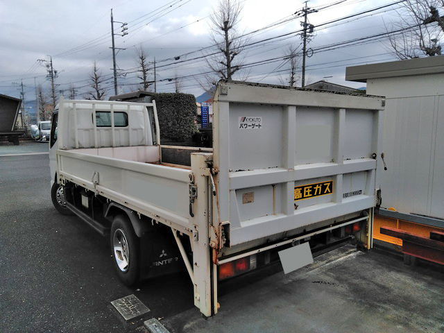 三菱ふそうキャンター平ボディ小型（2t・3t）[写真02]