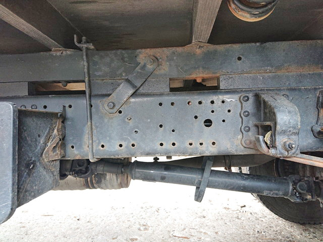 三菱ふそうキャンター平ボディ小型（2t・3t）[写真13]