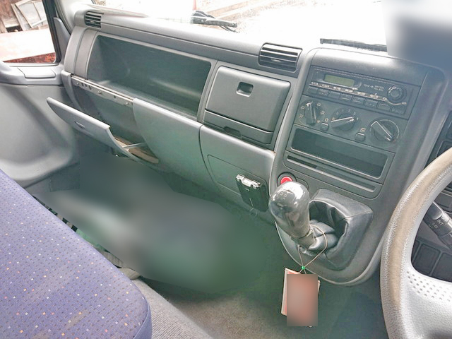 三菱ふそうキャンター平ボディ小型（2t・3t）[写真17]