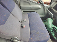 三菱ふそうキャンター平ボディ小型（2t・3t）[写真18]