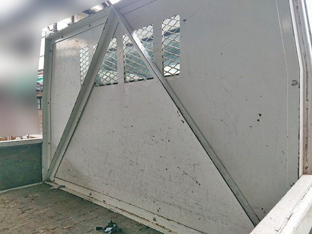 三菱ふそうキャンター平ボディ小型（2t・3t）[写真06]