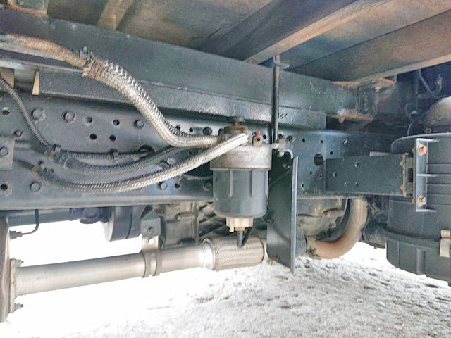 三菱ふそうキャンター平ボディ小型（2t・3t）[写真09]