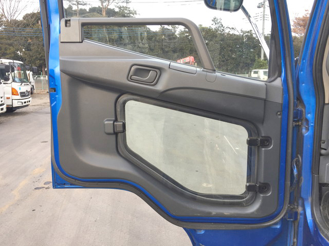 三菱ふそうファイターセルフローダー中型（4t）[写真24]