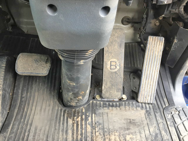 三菱ふそうファイターセルフローダー中型（4t）[写真36]