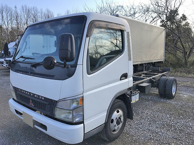 三菱ふそうキャンターシャーシ小型（2t・3t）[写真02]