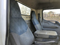 三菱ふそうキャンターシャーシ小型（2t・3t）[写真06]