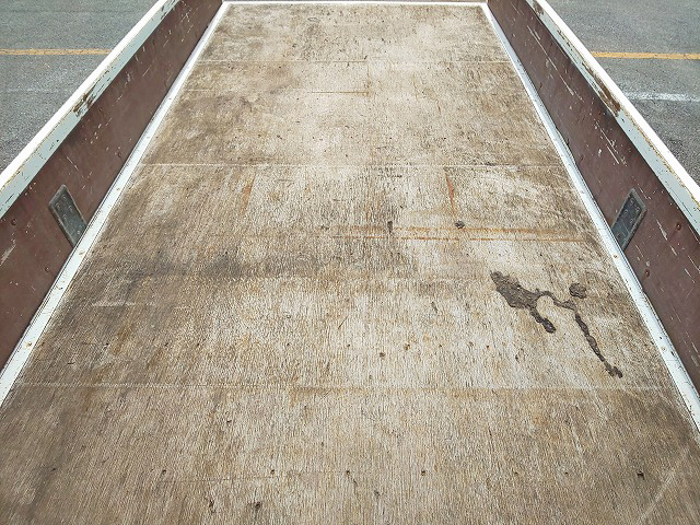 いすゞエルフ平ボディ小型（2t・3t）[写真13]