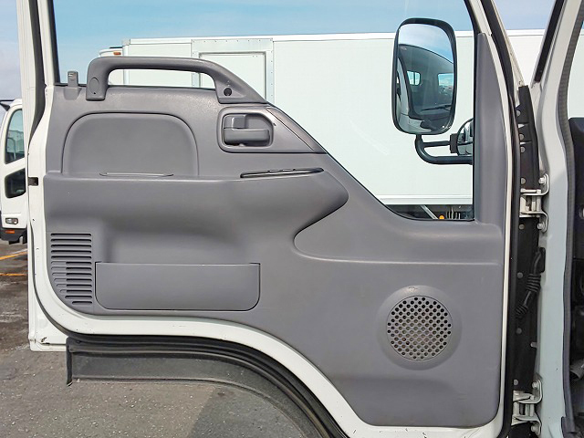 いすゞエルフ平ボディ小型（2t・3t）[写真28]