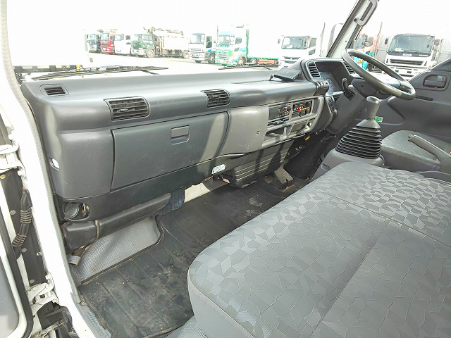 いすゞエルフ平ボディ小型（2t・3t）[写真31]