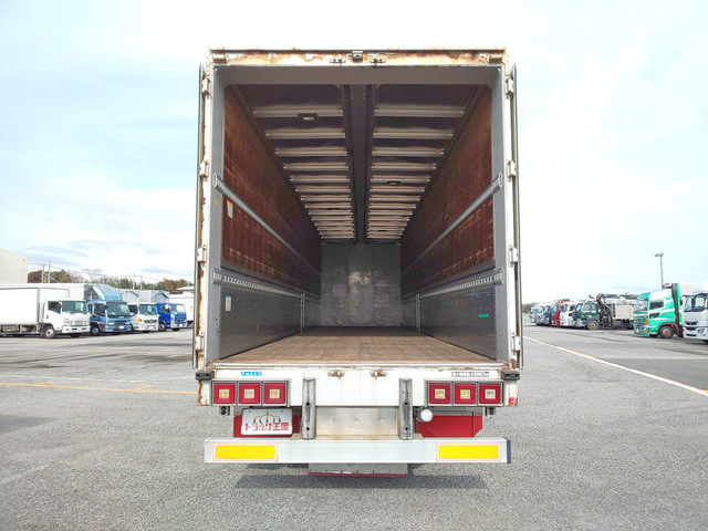 いすゞギガアルミウイング大型（10t）[写真10]