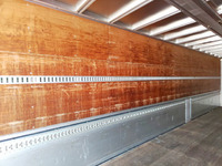 いすゞギガアルミウイング大型（10t）[写真11]