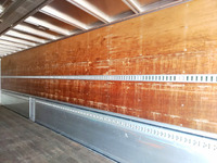 いすゞギガアルミウイング大型（10t）[写真12]