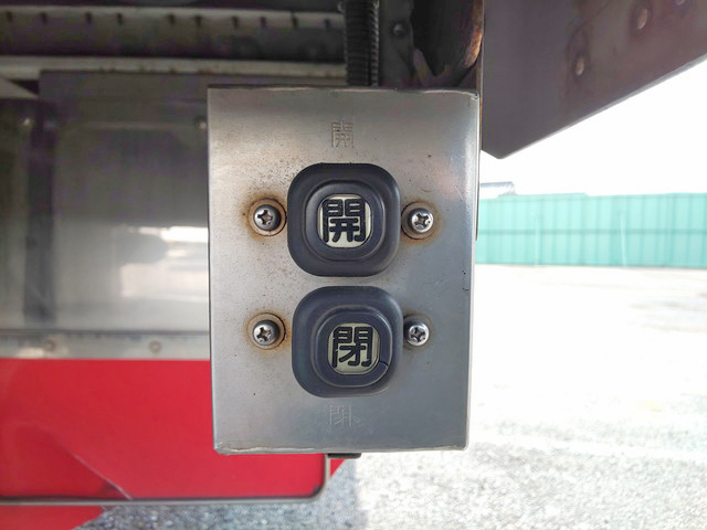 いすゞギガアルミウイング大型（10t）[写真19]