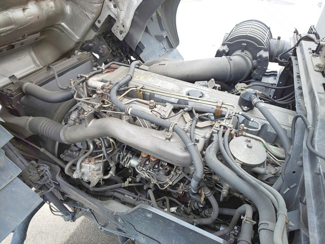 いすゞギガアルミウイング大型（10t）[写真24]