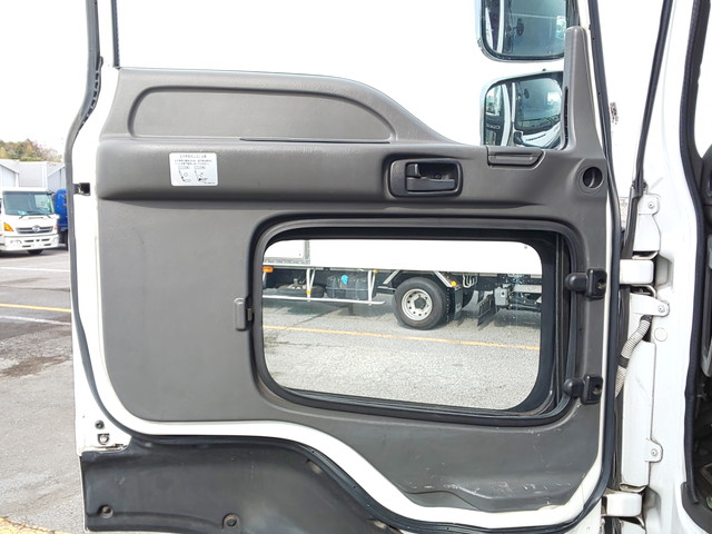 いすゞギガアルミウイング大型（10t）[写真26]