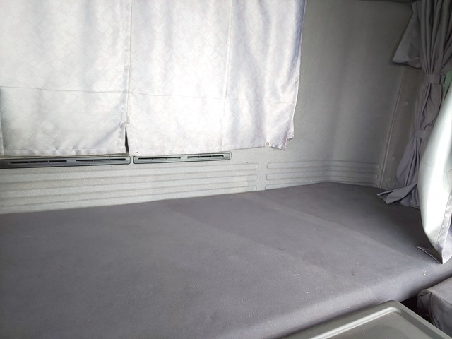 いすゞギガアルミウイング大型（10t）[写真31]