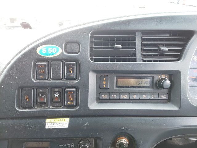 いすゞギガアルミウイング大型（10t）[写真34]