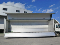 いすゞギガアルミウイング大型（10t）[写真10]