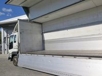 いすゞギガアルミウイング大型（10t）[写真15]