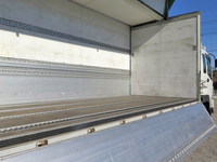 いすゞギガアルミウイング大型（10t）[写真18]