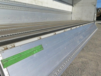 いすゞギガアルミウイング大型（10t）[写真19]