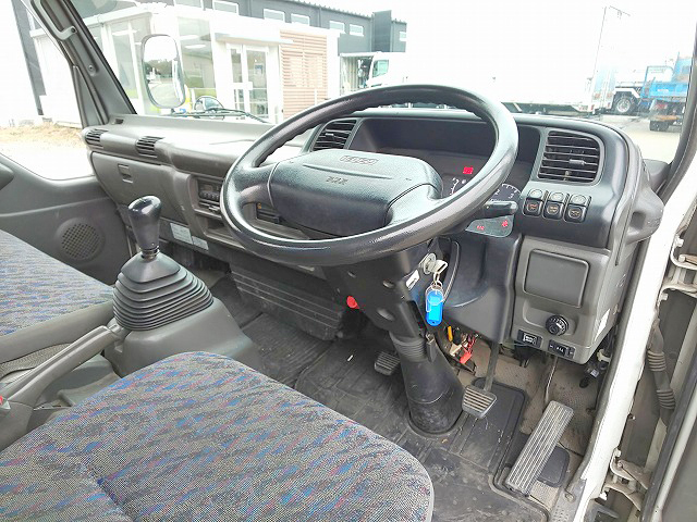 いすゞエルフクレーン5段小型（2t・3t）[写真29]