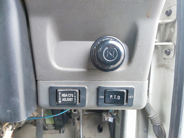 いすゞエルフクレーン5段小型（2t・3t）[写真36]