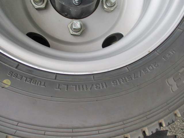 いすゞエルフ平ボディ小型（2t・3t）[写真16]