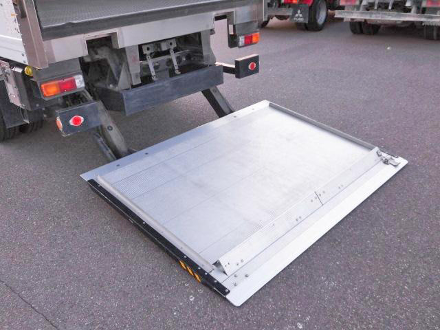 いすゞエルフパネルバン小型（2t・3t）[写真16]