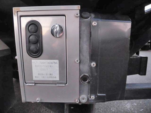 いすゞエルフパネルバン小型（2t・3t）[写真17]