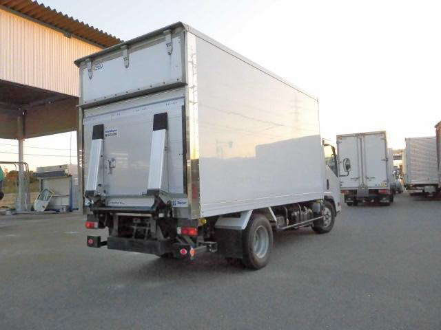 いすゞエルフパネルバン小型（2t・3t）[写真02]