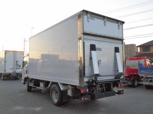 いすゞエルフパネルバン小型（2t・3t）[写真04]