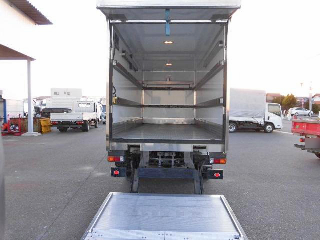 いすゞエルフパネルバン小型（2t・3t）[写真09]