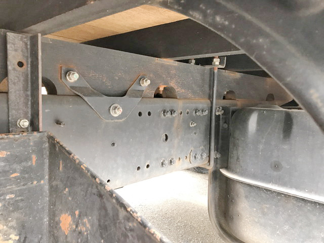 三菱ふそうファイター平ボディ中型（4t）[写真12]