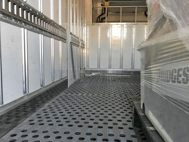 三菱ふそうキャンター冷凍車（冷蔵車）小型（2t・3t）[写真07]