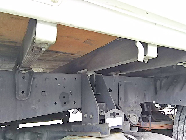 三菱ふそうキャンター平ボディ小型（2t・3t）[写真15]