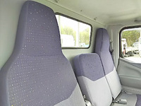 三菱ふそうキャンター平ボディ小型（2t・3t）[写真20]