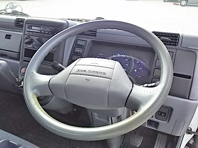 三菱ふそうキャンター平ボディ小型（2t・3t）[写真22]