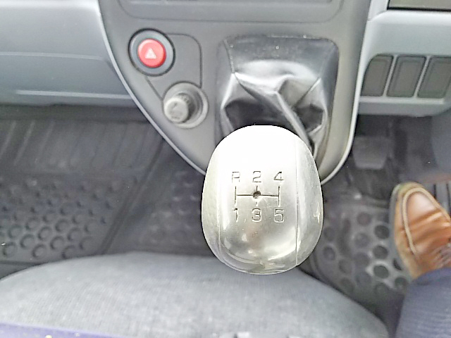 三菱ふそうキャンター平ボディ小型（2t・3t）[写真27]