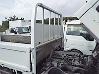 三菱ふそうキャンター平ボディ小型（2t・3t）[写真08]