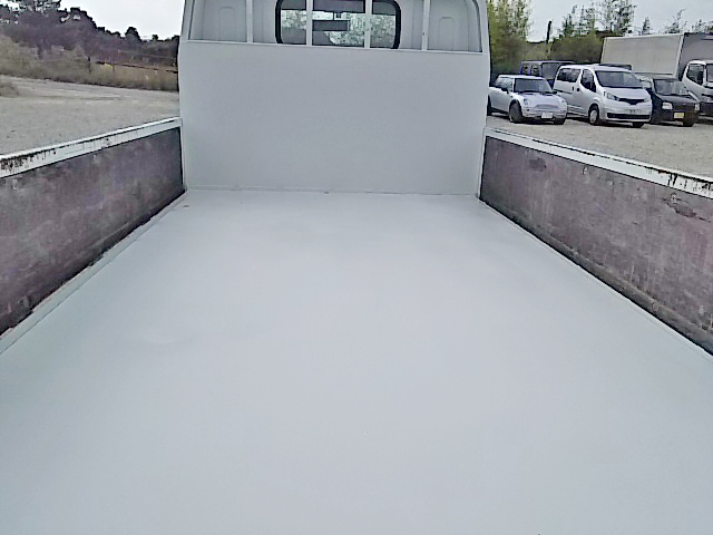 三菱ふそうキャンター平ボディ小型（2t・3t）[写真09]