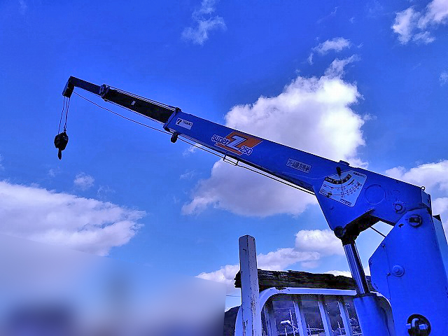 いすゞエルフクレーン3段小型（2t・3t）[写真08]