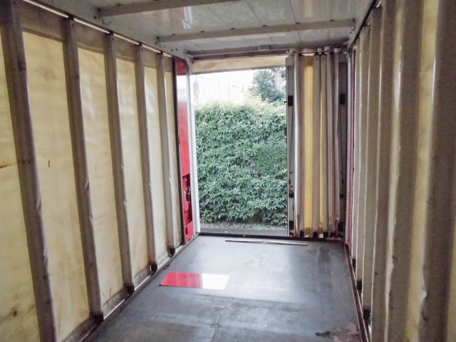 いすゞエルフカーテン車小型（2t・3t）[写真10]