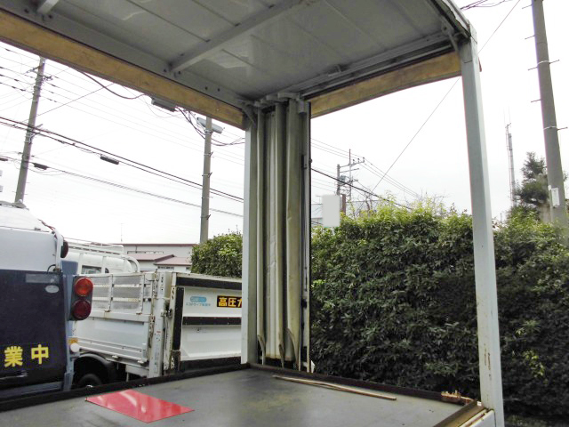 いすゞエルフカーテン車小型（2t・3t）[写真12]