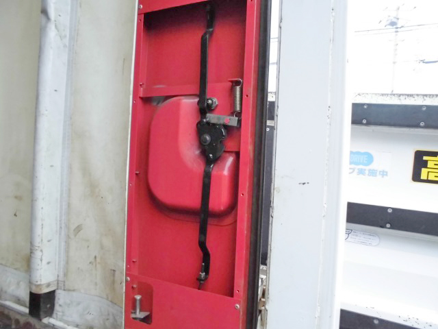 いすゞエルフカーテン車小型（2t・3t）[写真13]