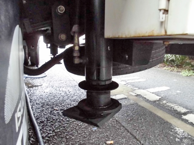 いすゞエルフカーテン車小型（2t・3t）[写真21]