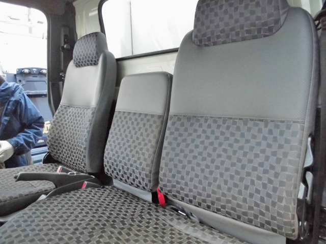 いすゞエルフカーテン車小型（2t・3t）[写真28]